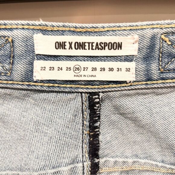 ONE TEASPOON BANDITS DISTRESSED
DENIM SHORTS size 26 - Picture 4 of 5
